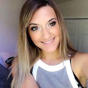 Meet your Posher, Dayna